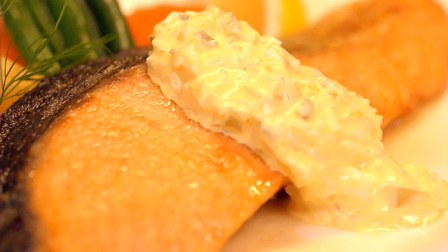 「えびすや」の生鮭のバター焼き